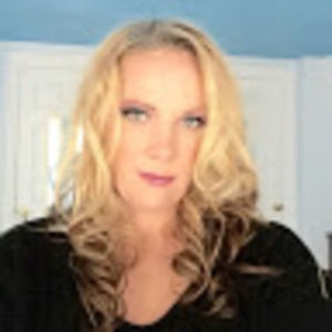 Meet your Posher, Leigh